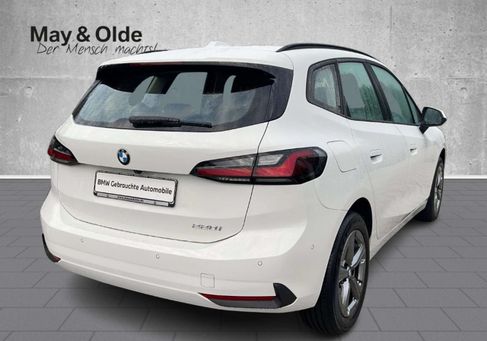 BMW 220, 2025 3