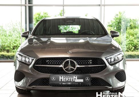 Mercedes-Benz A 180, 2025