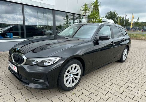 BMW 318, 2022