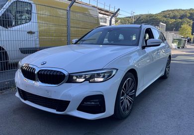 BMW 330, 2022