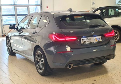 BMW 118, 2021
