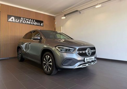 Mercedes-Benz GLA 220, 2021