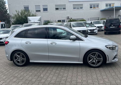 Mercedes-Benz B 200, 2023 3