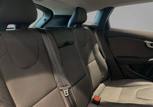 Volvo V40 Cross Country, 2018