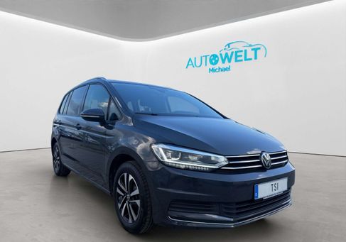Volkswagen Touran, 2021 3