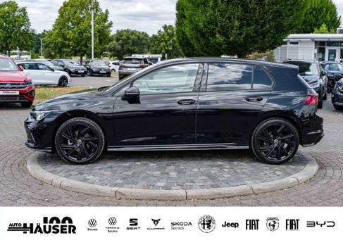 Volkswagen Golf, 2024