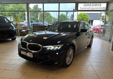 BMW 330, 2022