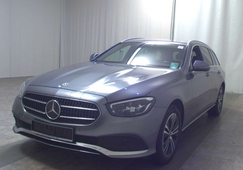 Mercedes-Benz E 220, 2023 2