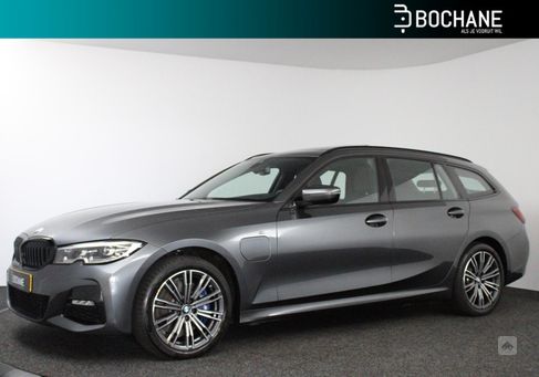 BMW 330, 2021