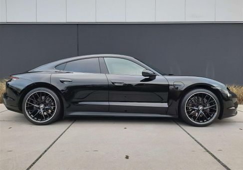 Porsche Taycan, 2021