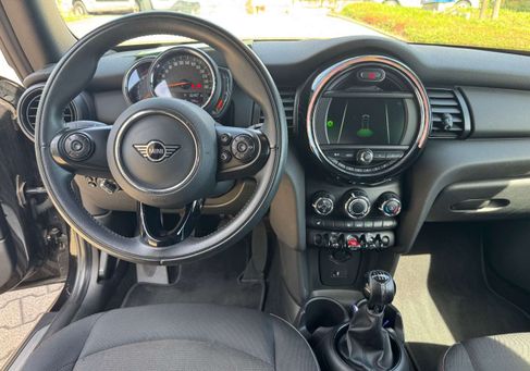 MINI ONE, 2021 2