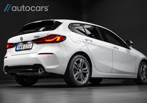BMW 120, 2022