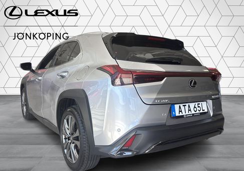 Lexus UX, 2025
