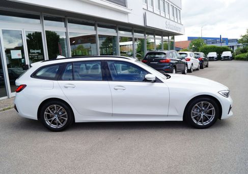 BMW 330, 2019