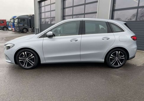 Mercedes-Benz B 180, 2024