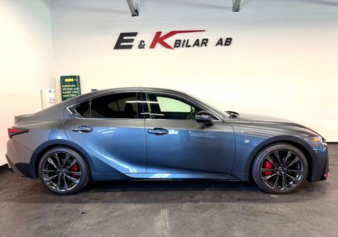 Lexus IS, 2023