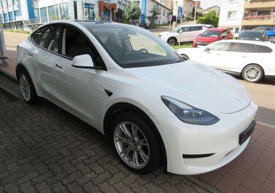 Tesla Model Y, 2023