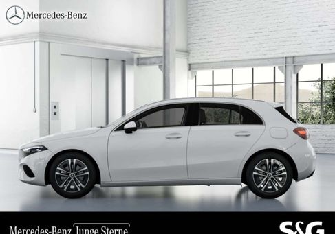 Mercedes-Benz A 180, 2025