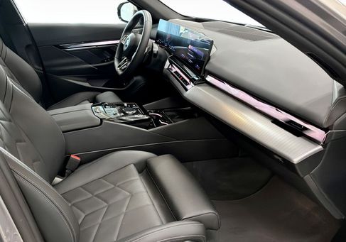 BMW 530, 2026