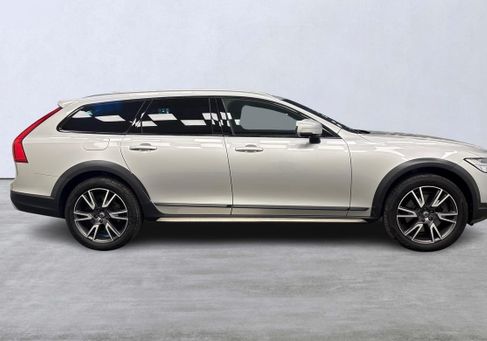 Volvo V90 Cross Country, 2020