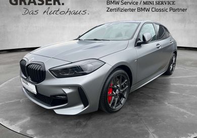 BMW 118, 2022