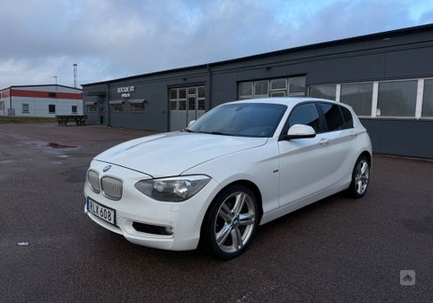 BMW 118, 2013