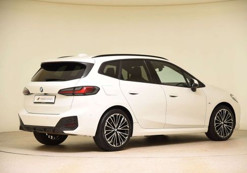 BMW 218, 2024