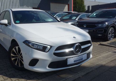 Mercedes-Benz A 200, 2022