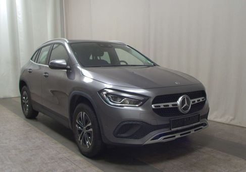 Mercedes-Benz GLA 180, 2023