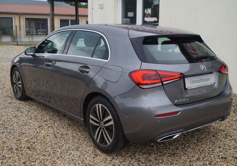 Mercedes-Benz A 200, 2022
