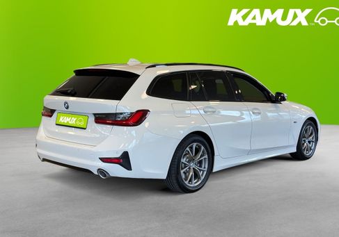 BMW 330, 2022 3