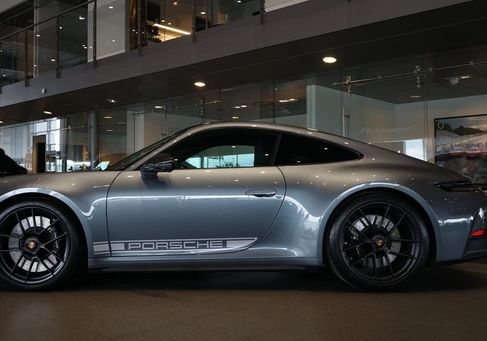 Porsche 911, 2025