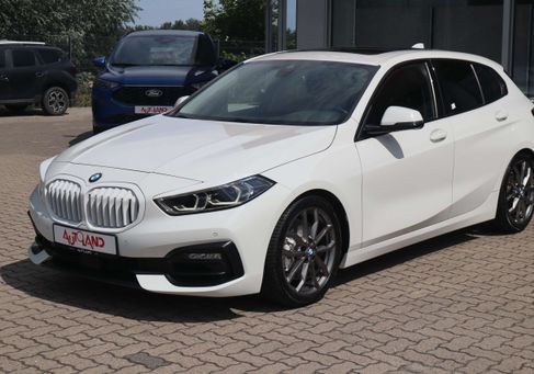 BMW 120, 2021