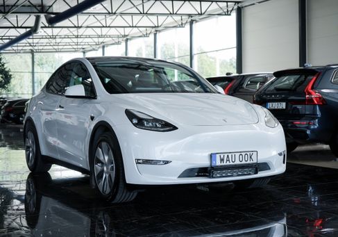 Tesla Model Y, 2023 3