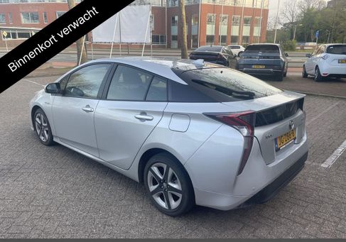 Toyota Prius, 2016