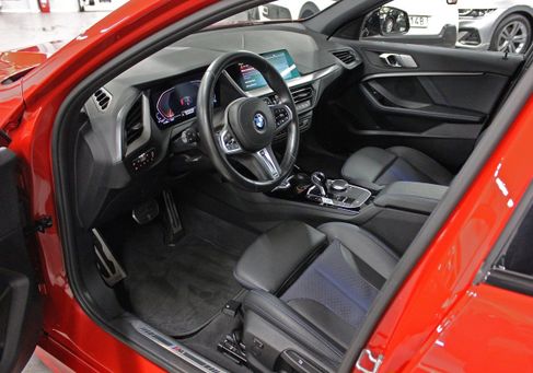 BMW 118, 2022