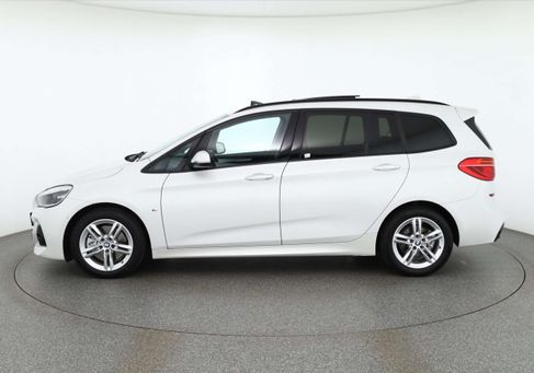 BMW 220, 2021