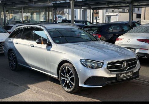 Mercedes-Benz E 220, 2022