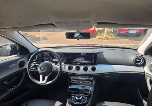 Mercedes-Benz E 300, 2019 3