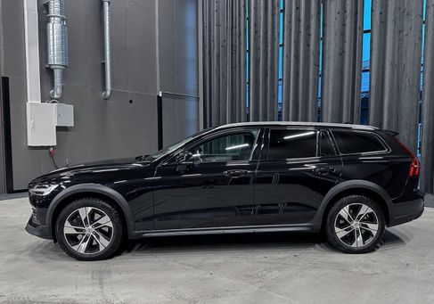 Volvo V60 Cross Country, 2021