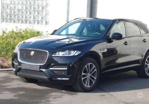 Jaguar F-Pace, 2016