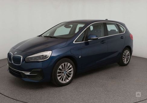 BMW 225, 2019