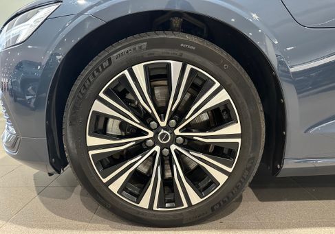 Volvo V60, 2025