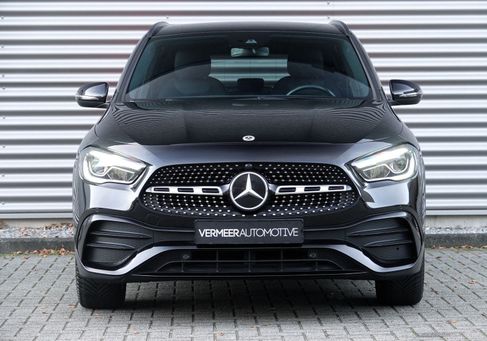 Mercedes-Benz GLA 200, 2023