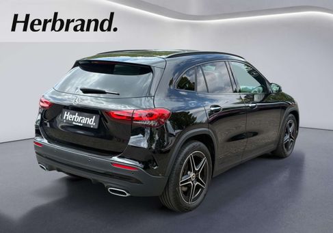 Mercedes-Benz GLA 200, 2023 3