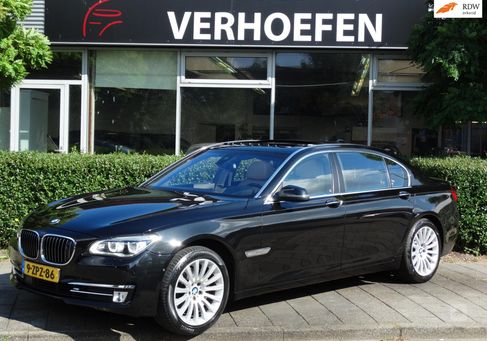 BMW 740, 2015