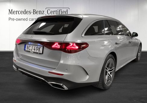 Mercedes-Benz E 300, 2024 3