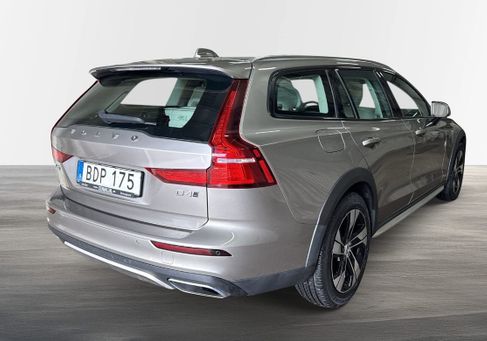 Volvo V60 Cross Country, 2019