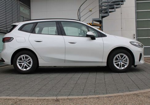 BMW 220, 2025 3