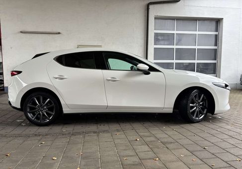 Mazda 3, 2025